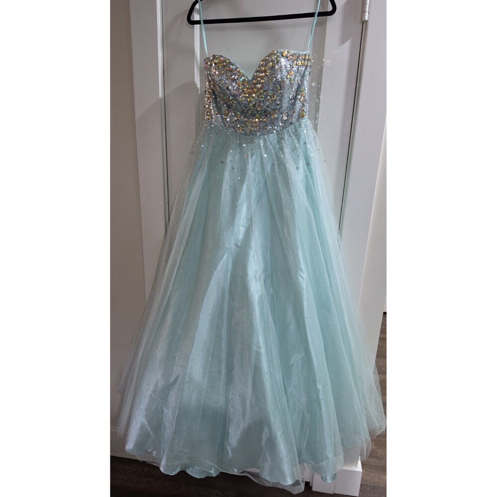 Kiera Couture Light Blue Sleeveless Bridesmaid Dress Size 6 Formal Gown